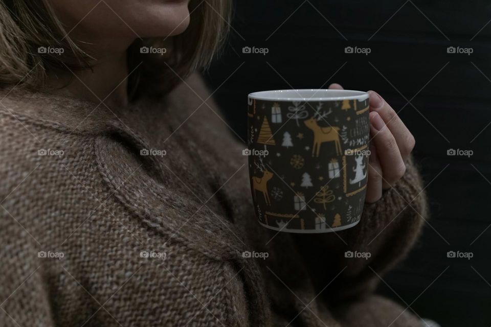 Drinking tea at night 