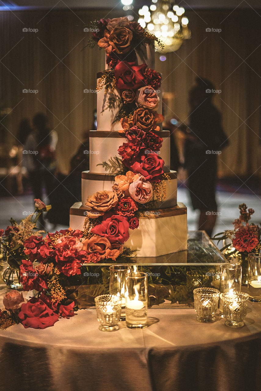 Wedding cake and table setting