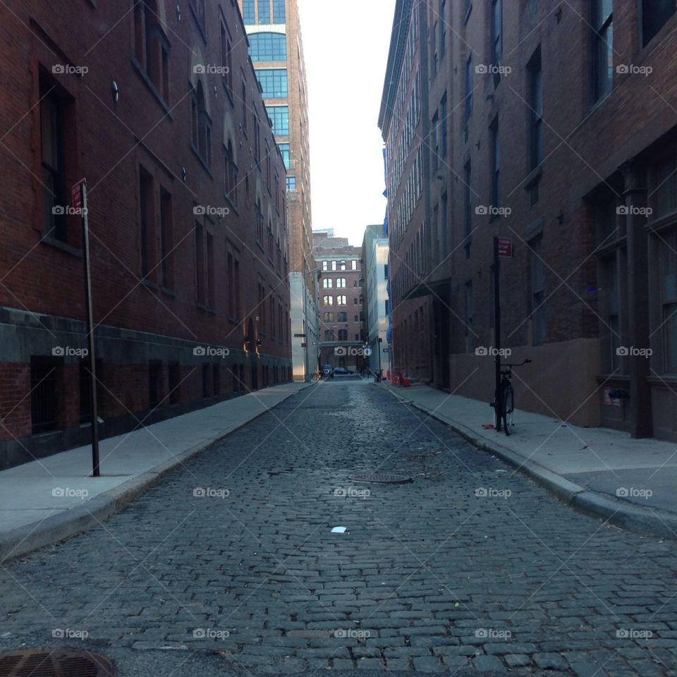 Manhattan Alley