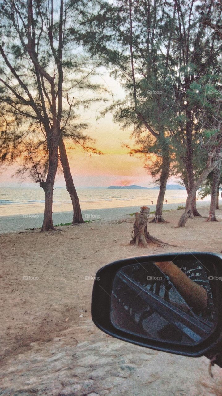 Evening beach atmosphere.