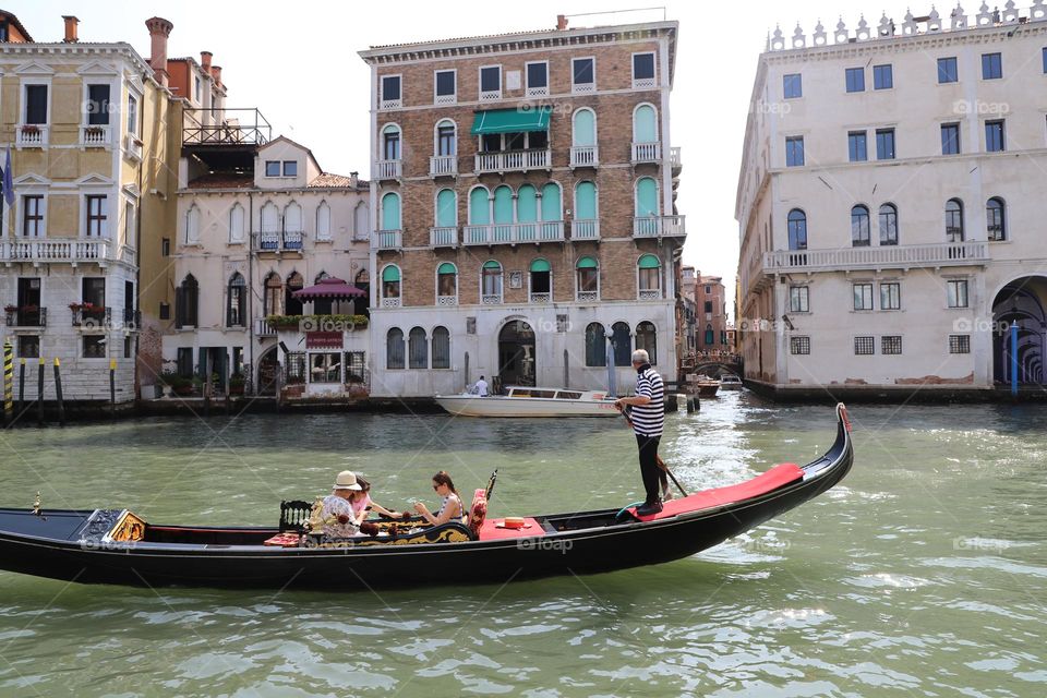 Commuting on water