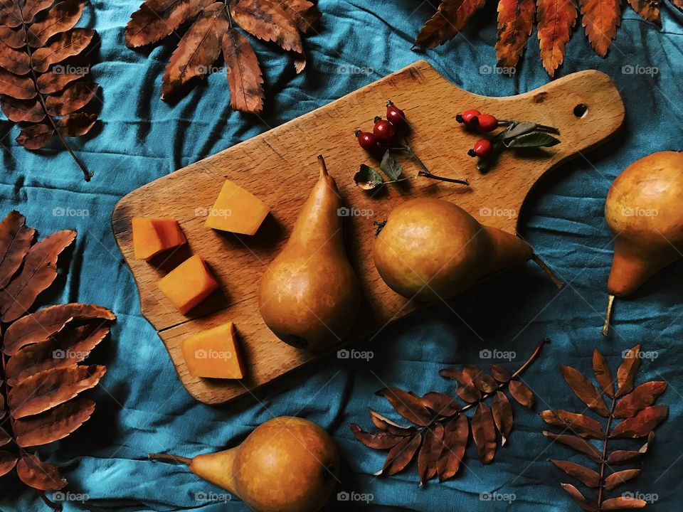 Autumn food pears 