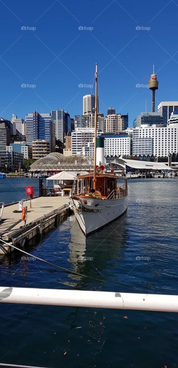 Boat on Sydney harbour 
