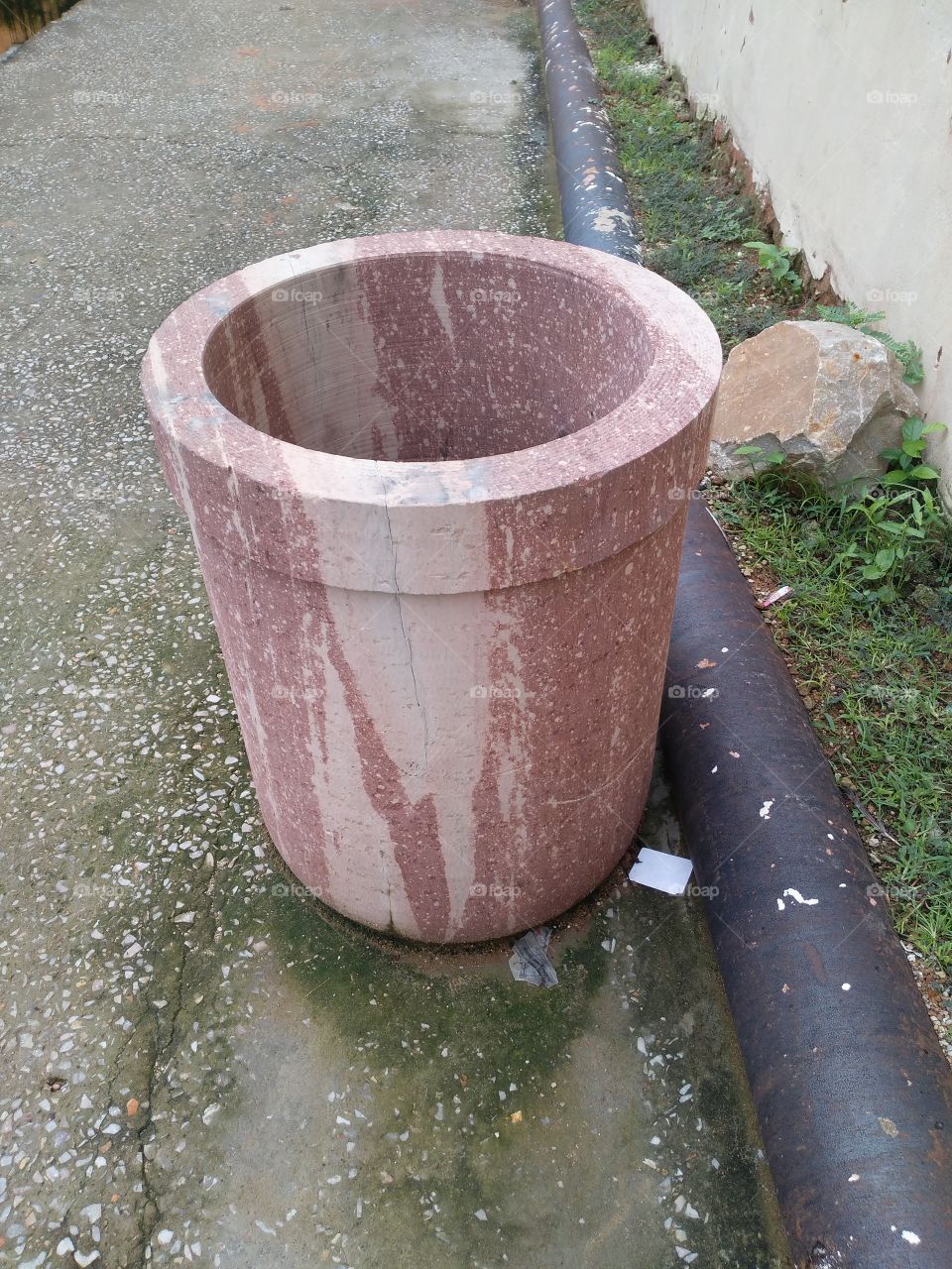 bin with curve and arch .