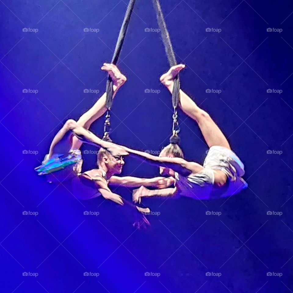 acrobate du Cirque du Soleil