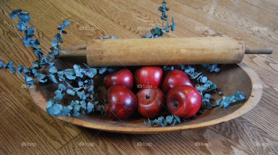 Antique bread bowl with apples