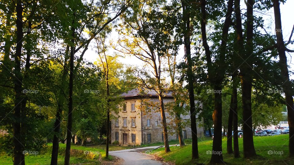 casa señorial en medio de la naturaleza