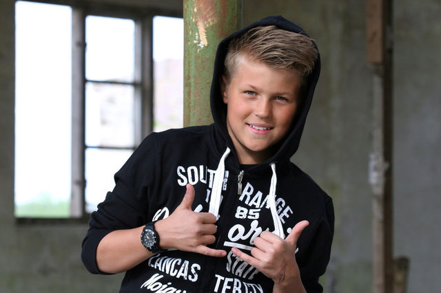 YO, WHATS UP