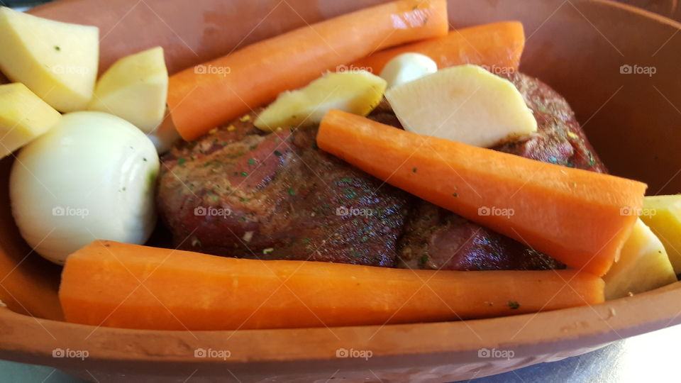 vegetables and meat in pipkin