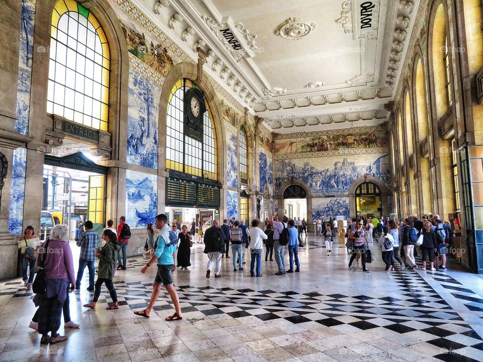 Porto train station