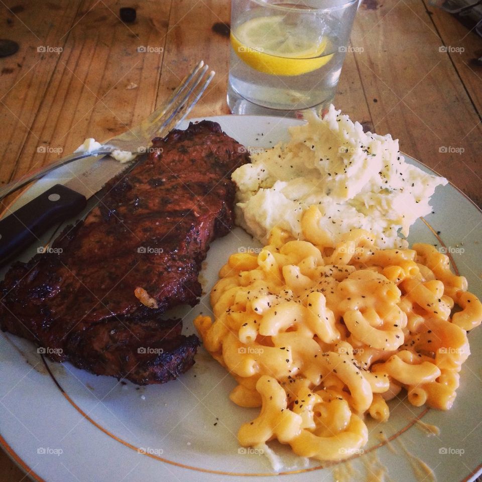 Steak, Mac and Potatoes