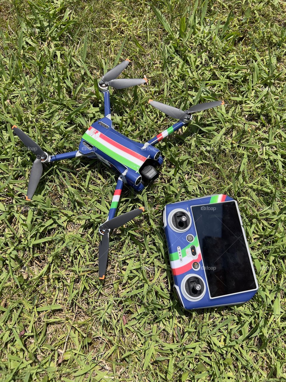 Drone DJI Mini 3 Pro a terra