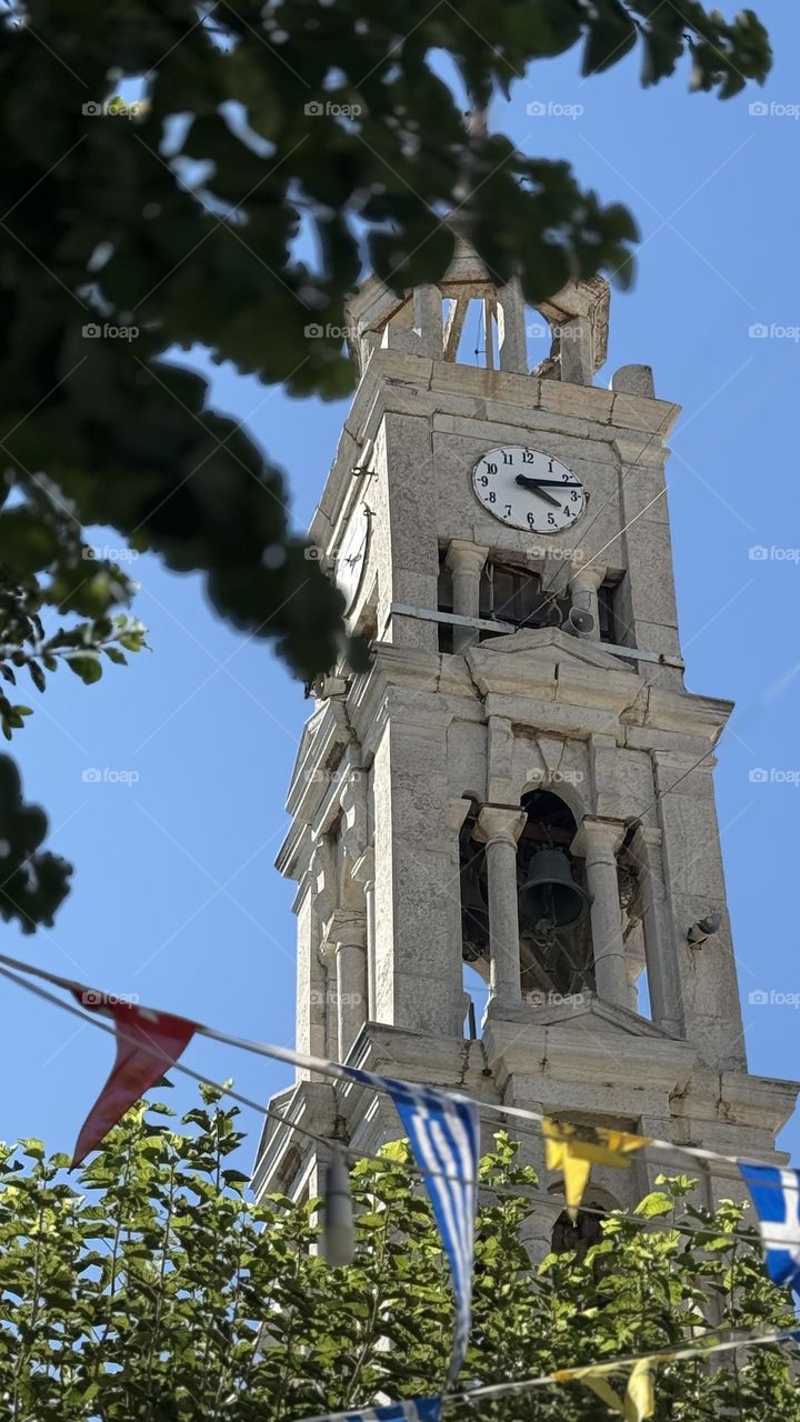 The Agioi Apostoli (Holy Apostles) temple, built following the design of Nea MoniMoni’s church is an excellently preserved byzantine monument.