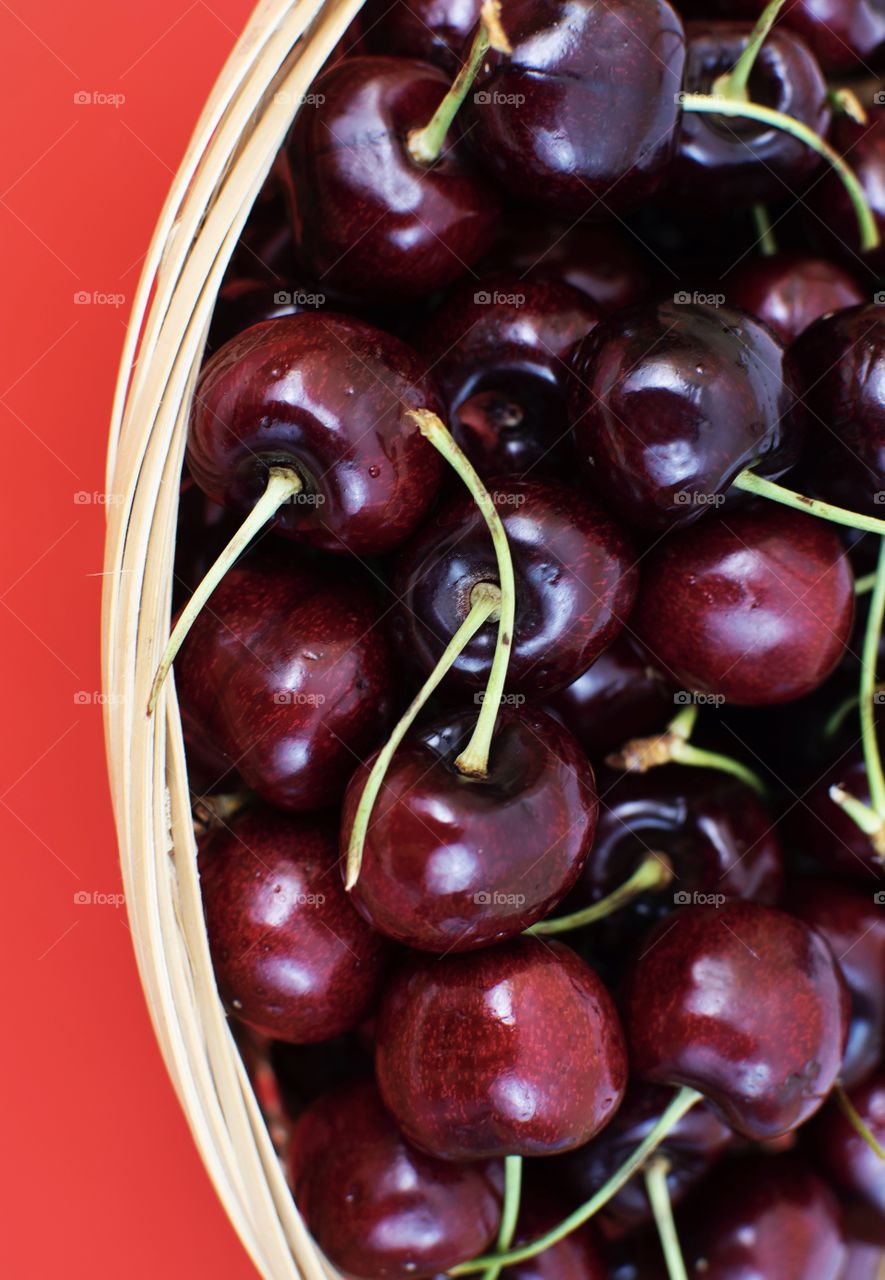 Pop of cherries! Cherries are always photogenic! My baby and I love cherries so much! ♥️