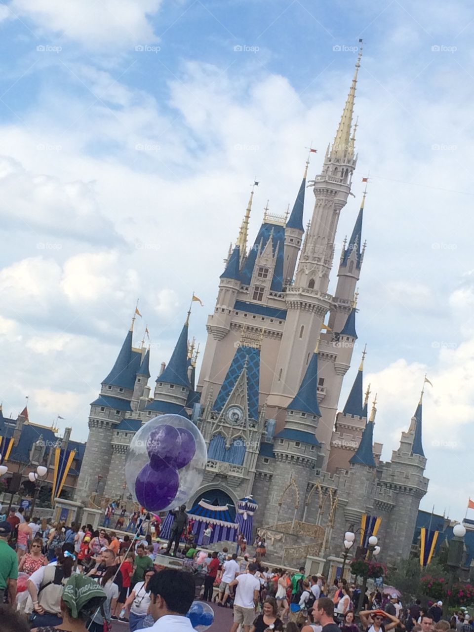 DisneyWorld Cinderella's Castle at Magic Kingdom 