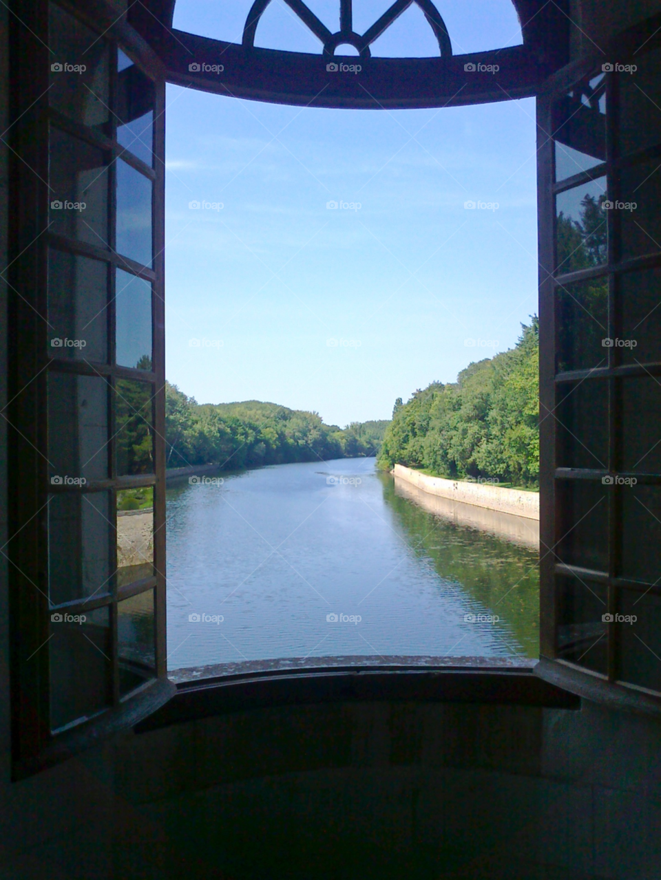 travel window river france by tediiliescu