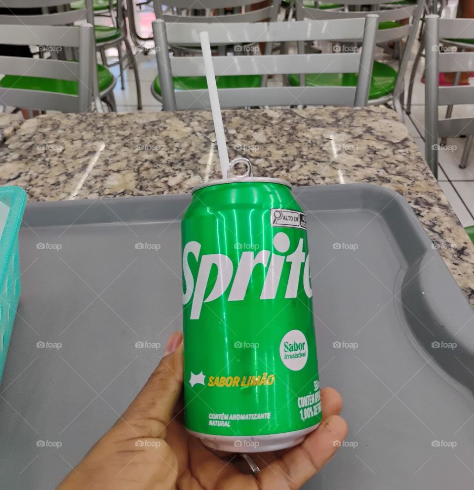 Sprite sabor limão. Refrigerante refrescante, delicioso, com leve sabor cítrico,  revigorante e irresistível!
