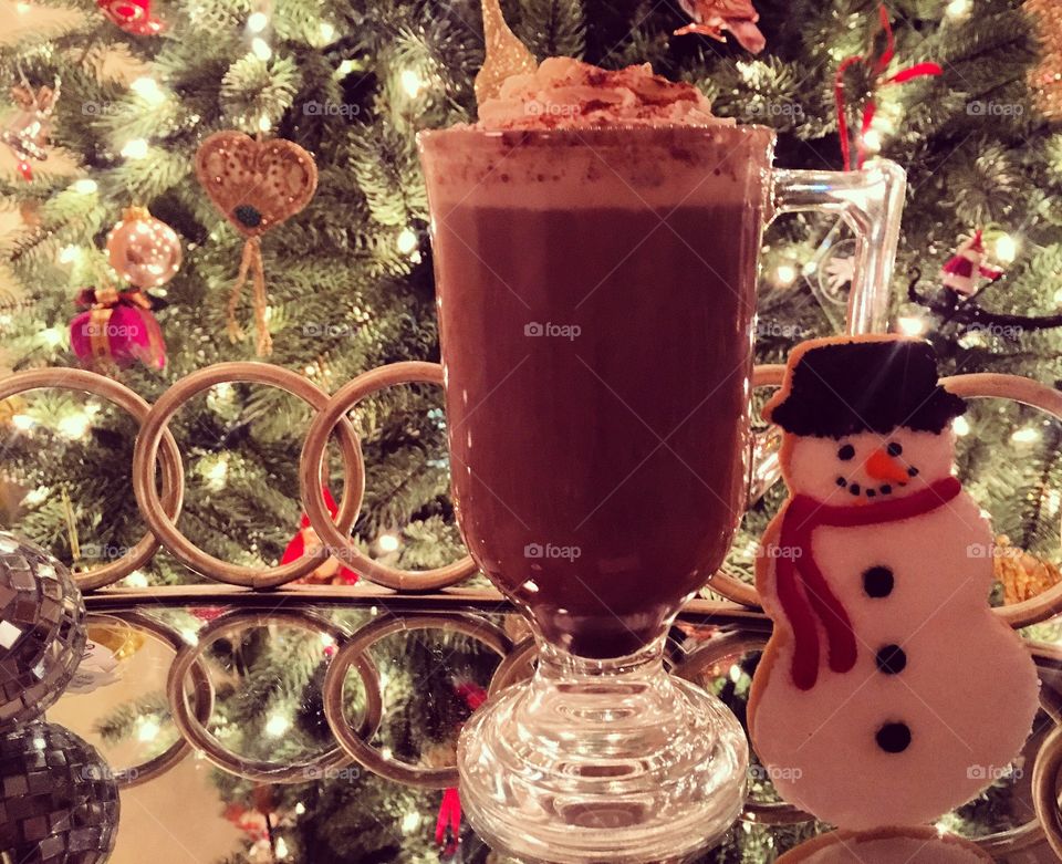 Holiday cheer! Hot chocolate and Christmas cookie 