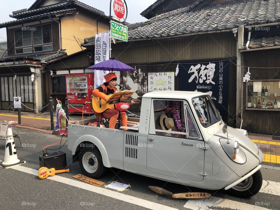 Concert on a car: why not? 