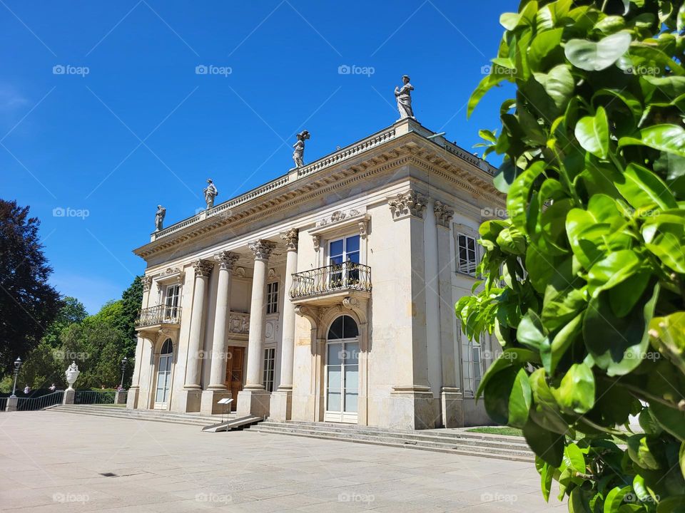 pałac na wodzie front