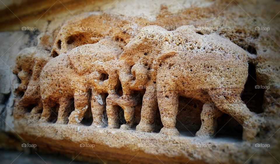 Indian elephant fight sculpture art