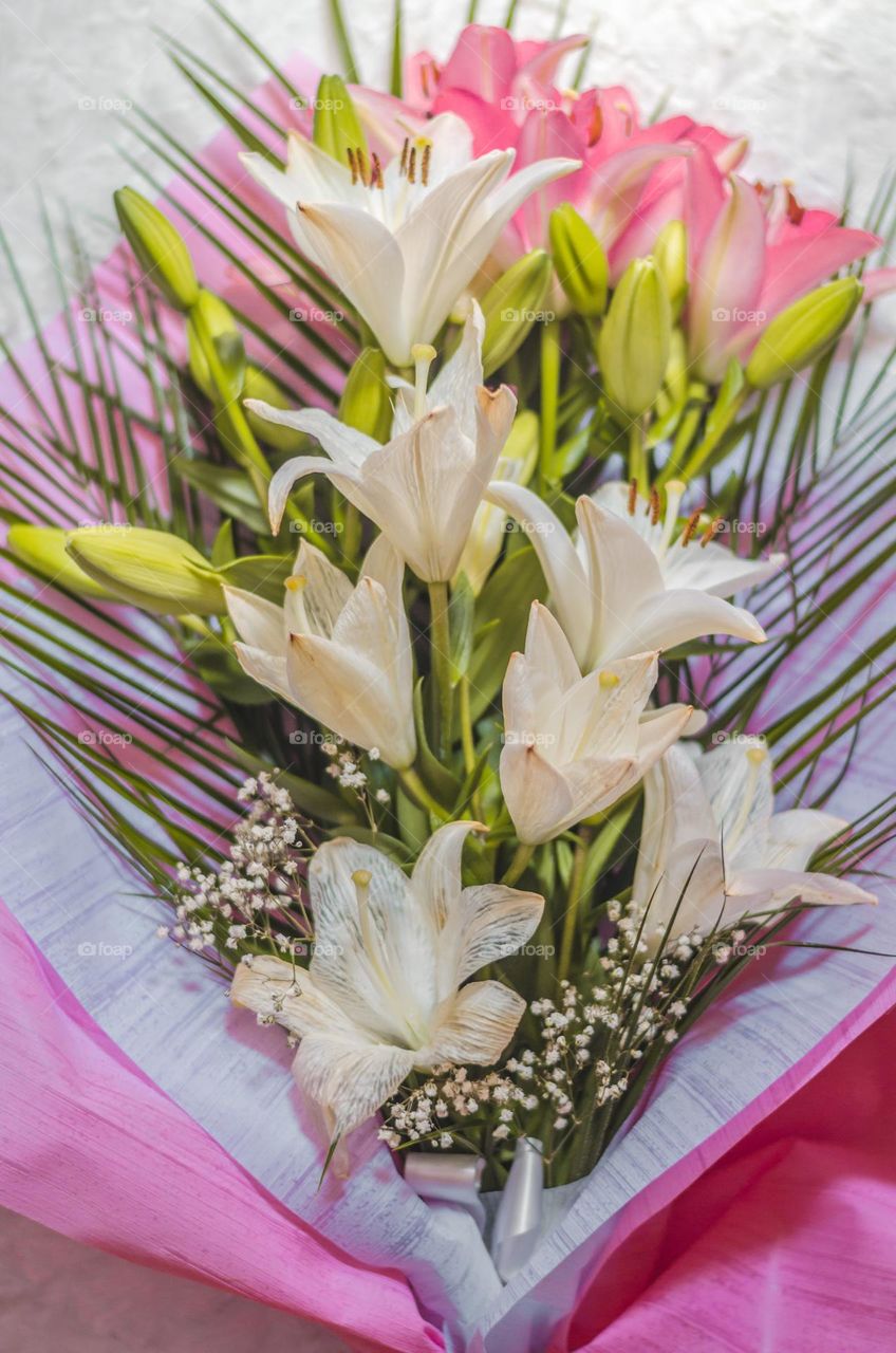 White and pink flowers bouquet