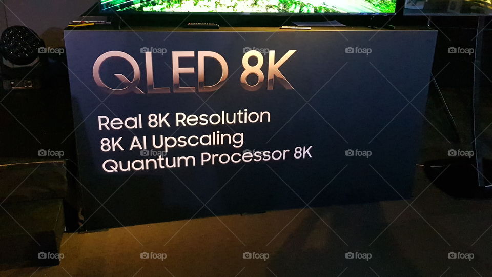 Samsung QLED 8K real resolution AI upscaling Quantum processor