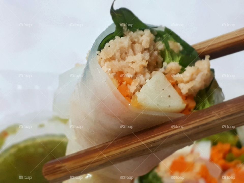 Fresh vegetable rice wraps