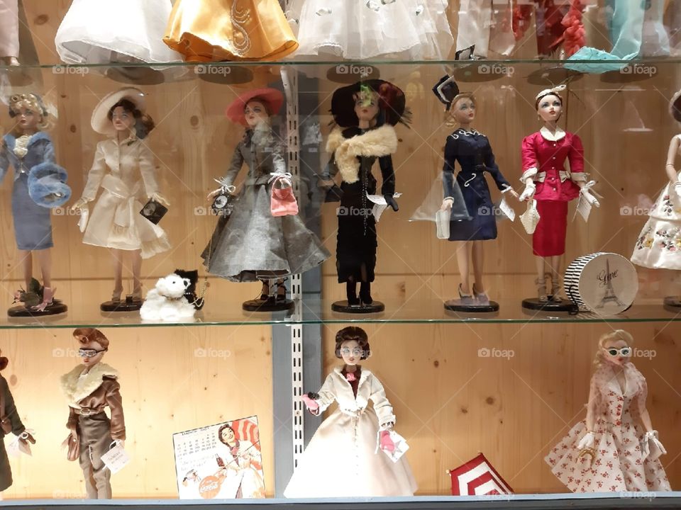 The magic world of dolls