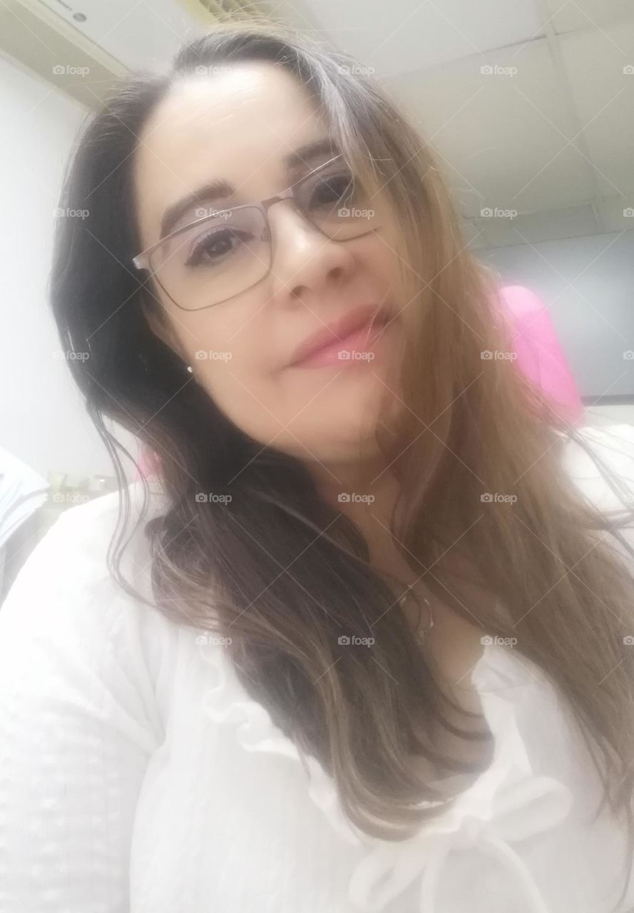 Mujer con lentes