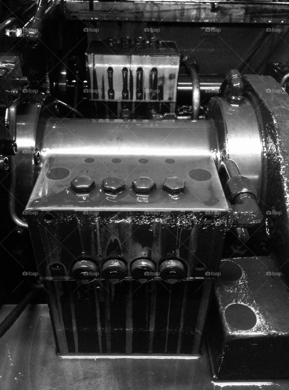 Industrial machinery, lube block