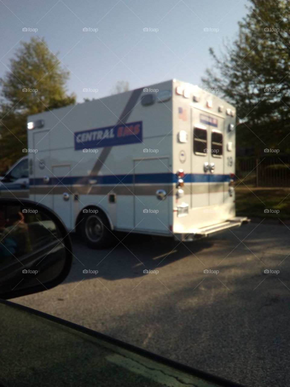 hoping everyone is ok was to early in the morning to be in an accident. help is on the scene!