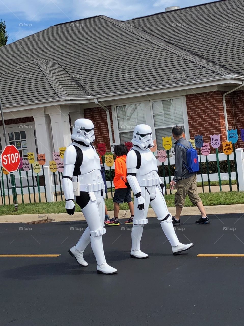 Storm troopers in the area. Photo-of-the-Day
#photooftheday #photo-of-the-day #amateurphotography #stormtroopers
