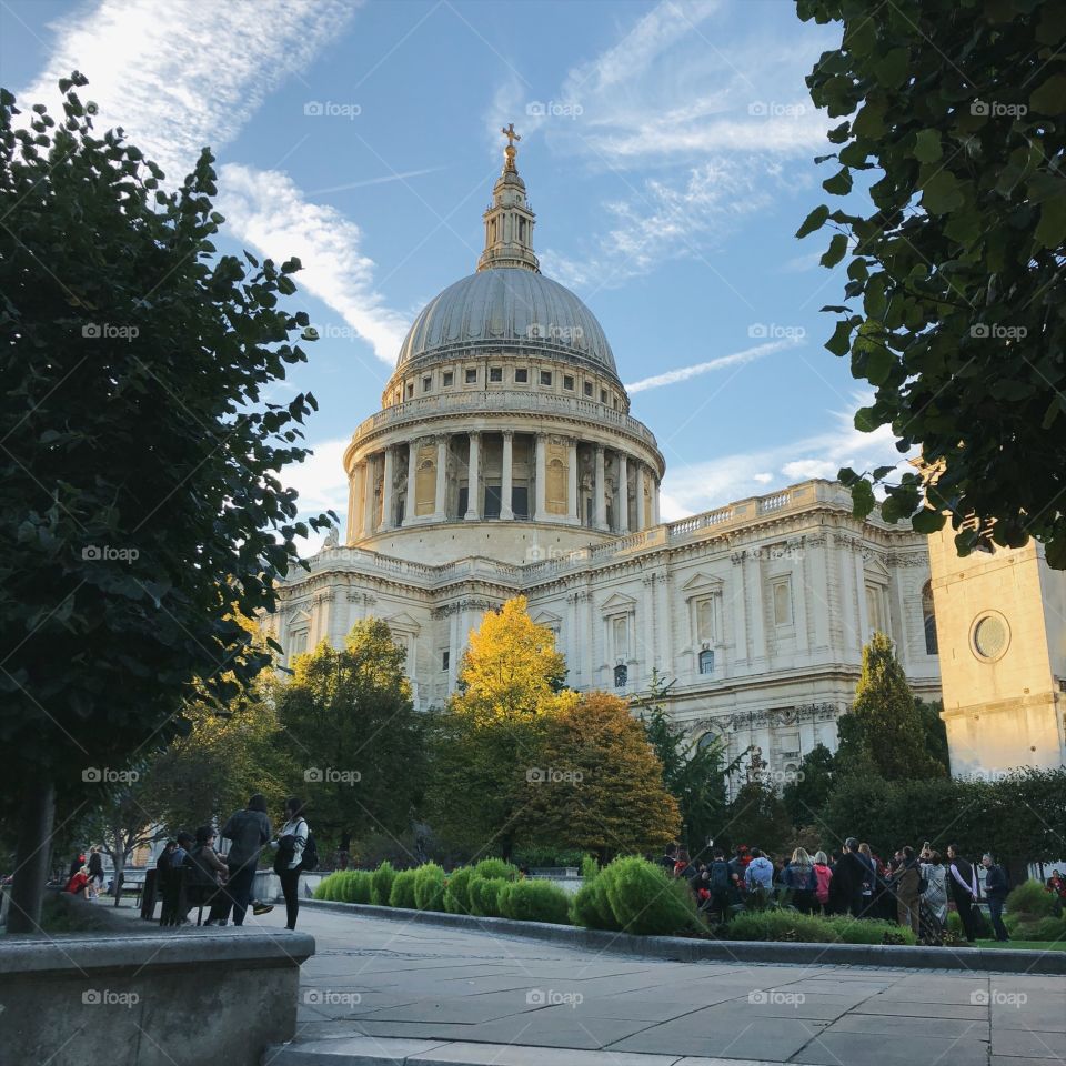 St. Paul’s Cathedral on a sunny autumnal day. Taken just as the leaves began to change colour! 