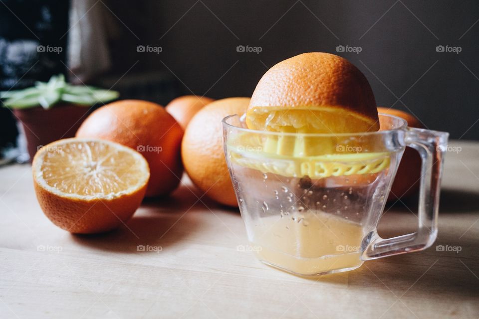 Fresh orange juice 