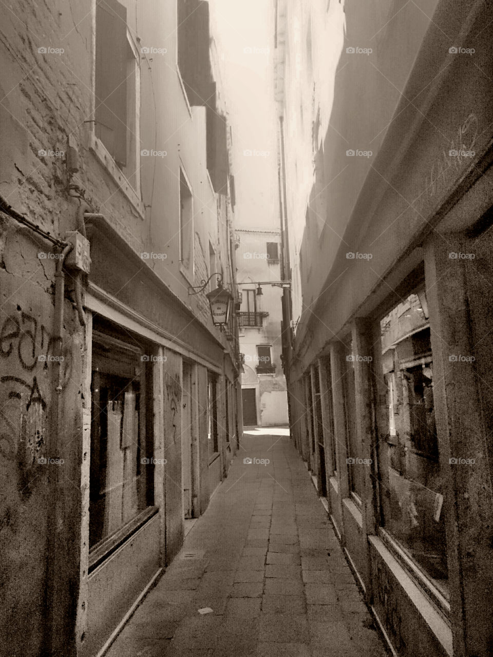 thin alley in venice