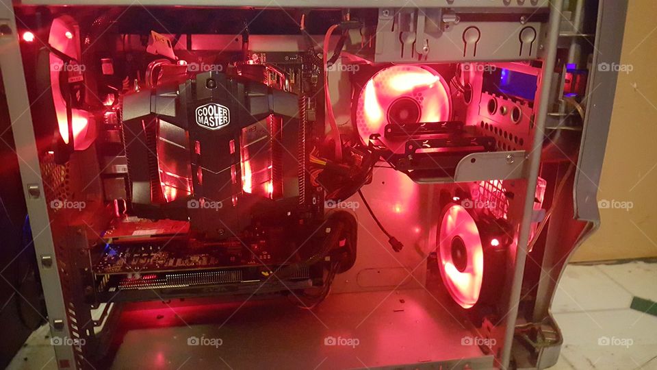 M.S.I.4k p.c build sleeper old tower