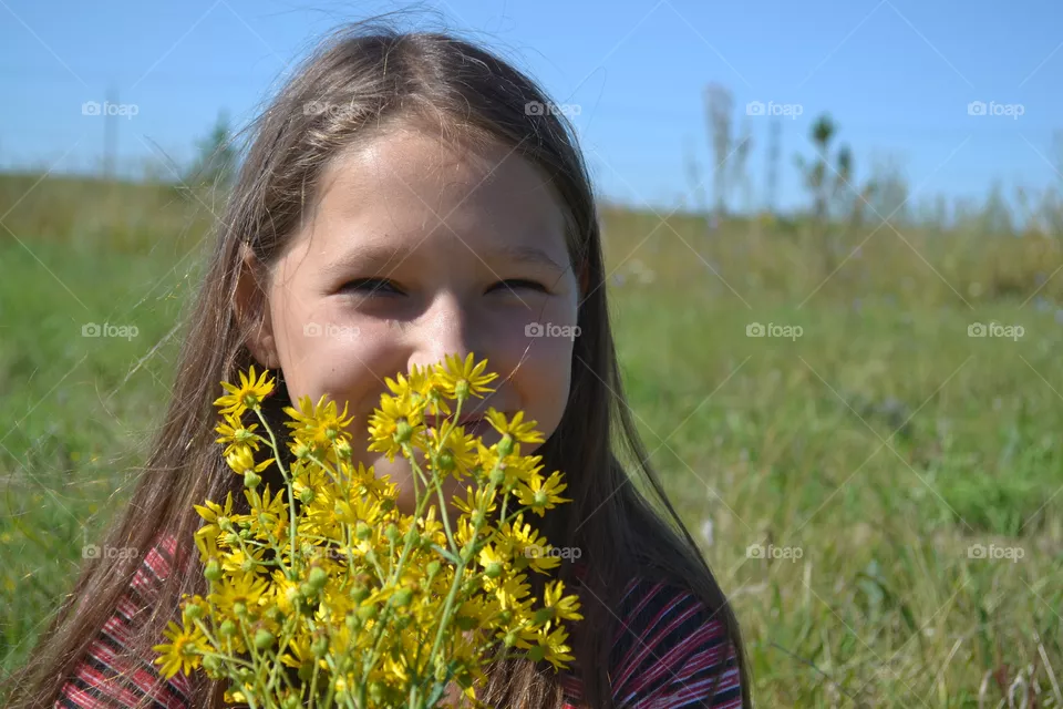 в поле
