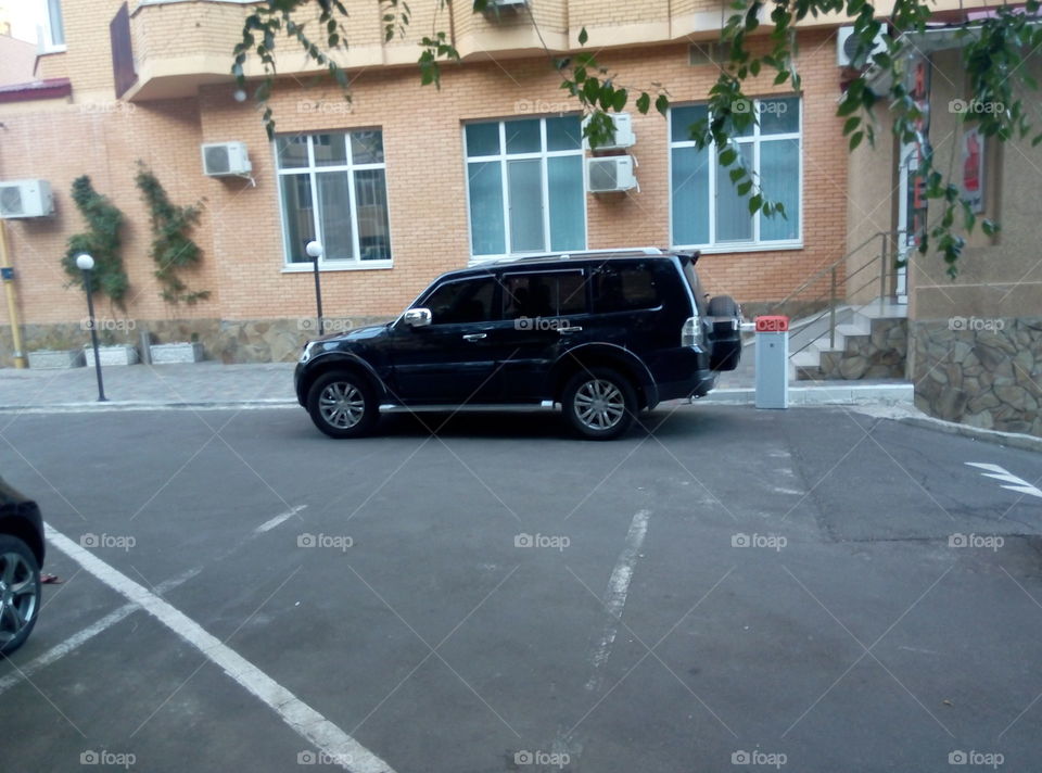 Здание автомобиль