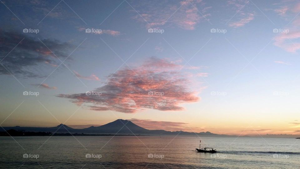 Ocean 🌊 Volcano🤍 Landscape 💙 Magical hour✨