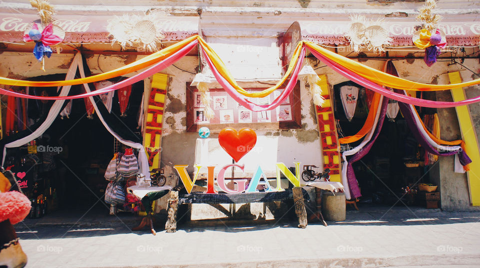 A souvenir shop in Calle Crisologo.