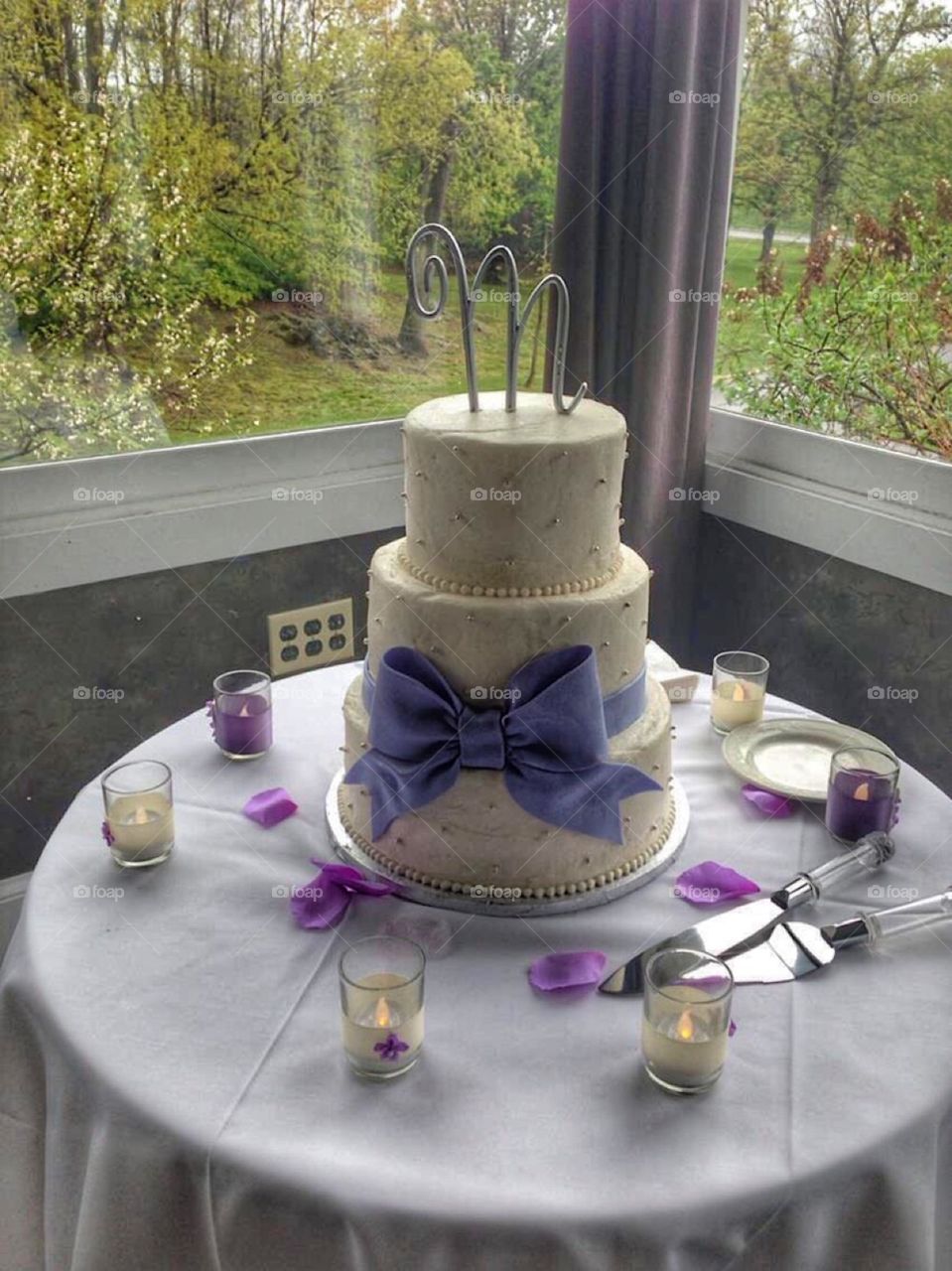 Wedding cake setting 