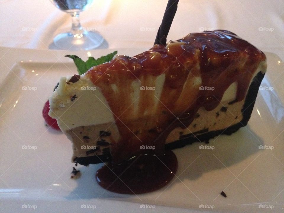 Caramel ice cream pie