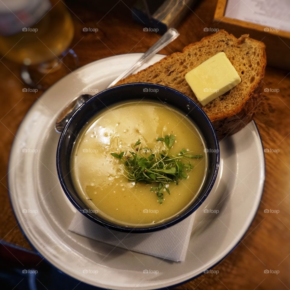 Simple tasty Leek and Potato soup 