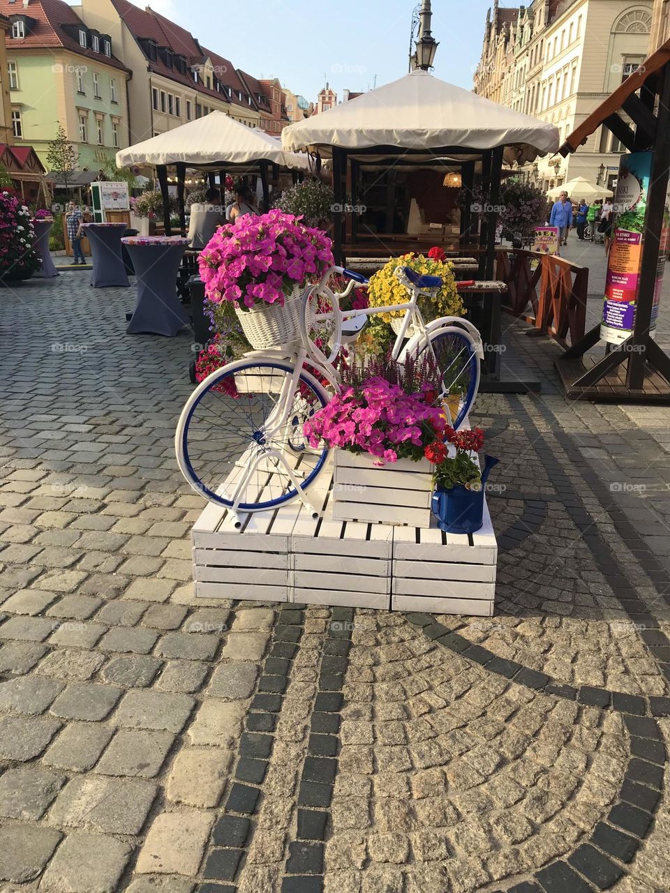 Bicycle in city square 