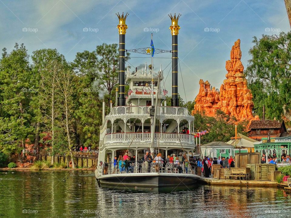 American paddle wheel riverboat