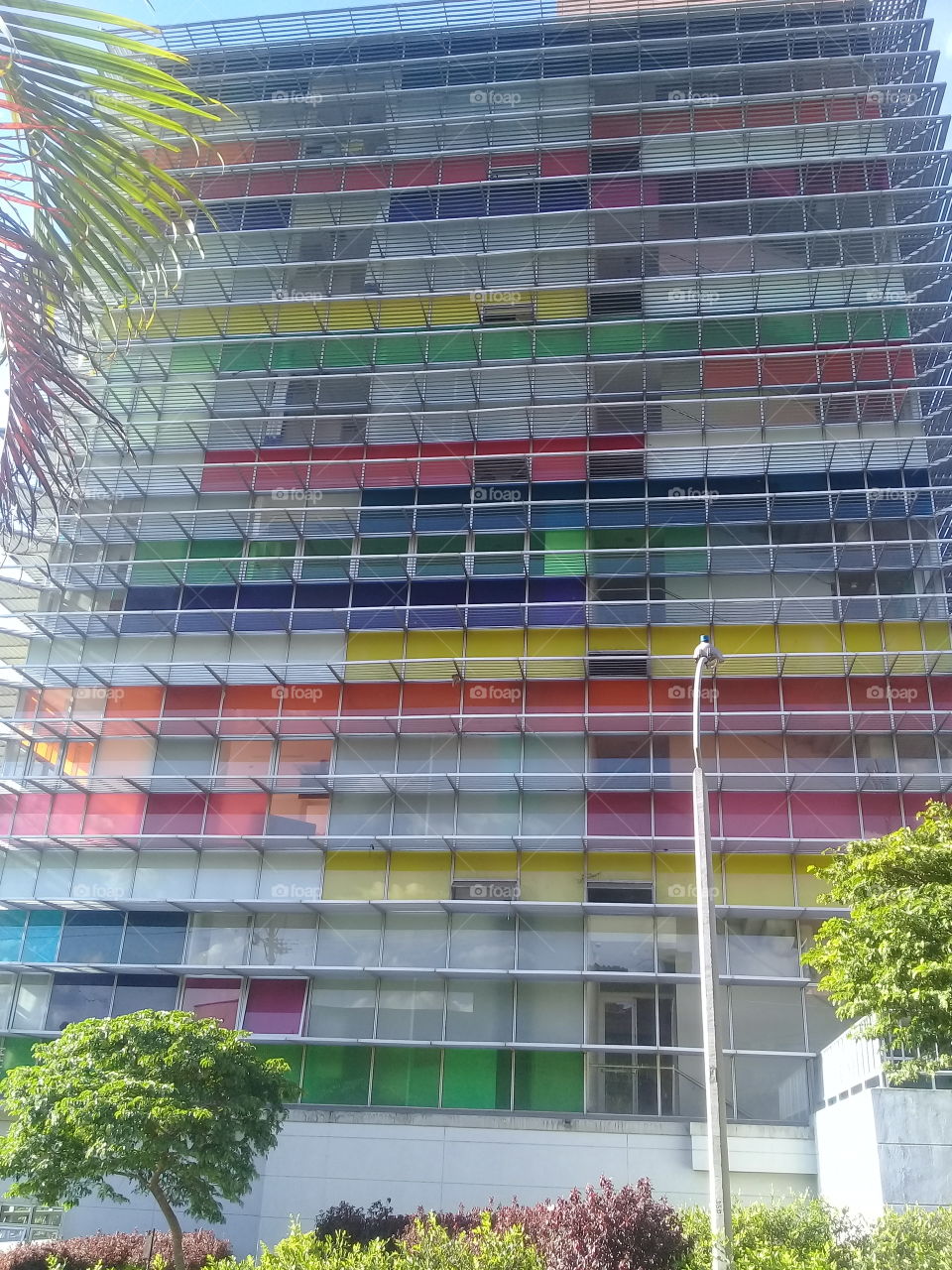 Hospital Consejo de Medellín, también conocido como el hospital de colores.