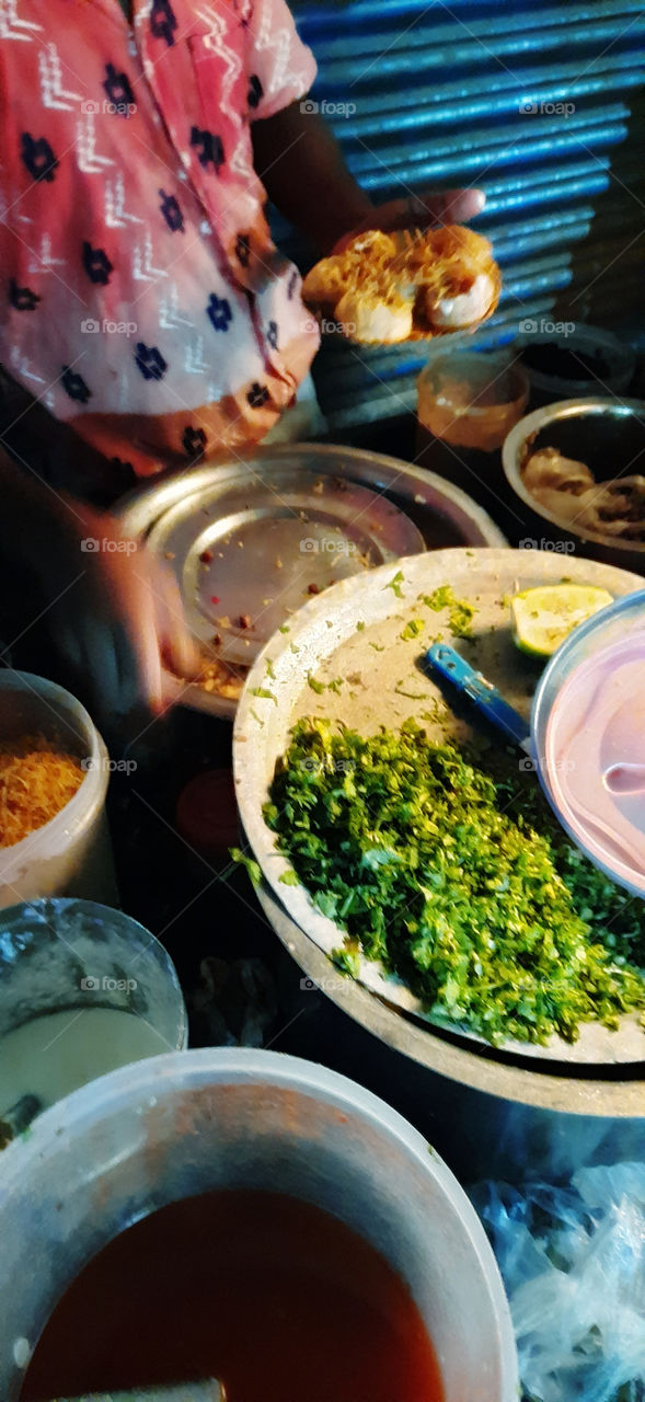 खत्ता मीठा पनिपुरि