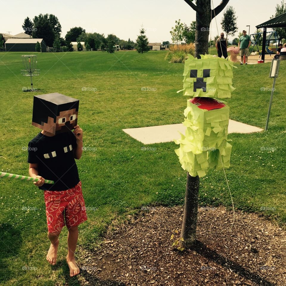 Steve vs. creeper piñata 