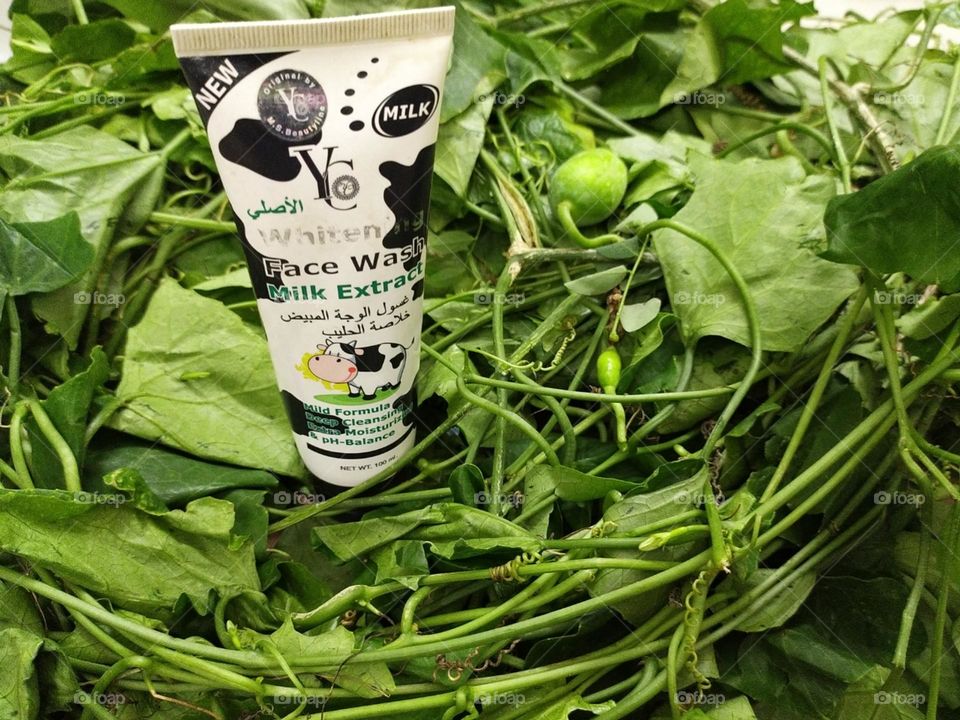 YC whiting face wash